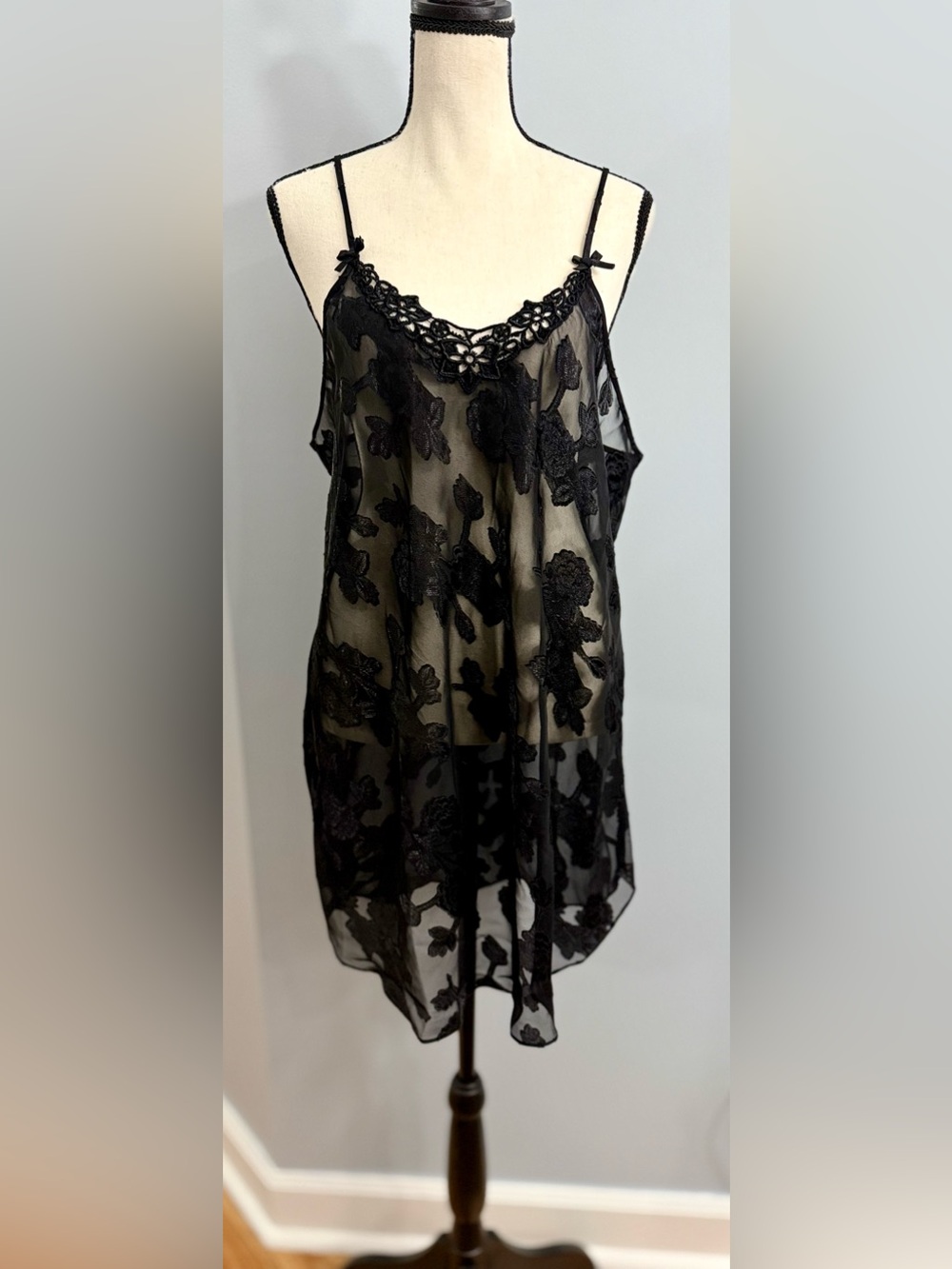 Vintage Morgan Taylor Black Sheer Floral Embroidered Chemise Slip Nightgown L